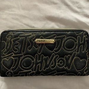 Betsey Johnson Zip Wallet